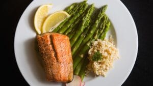 5 Cenas Ligeras Que Te Ayudan a Perder Peso Mientras Duermes